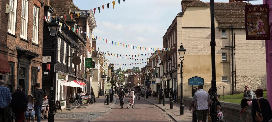 Why You Won’t See a Chain Restaurant on ME Card